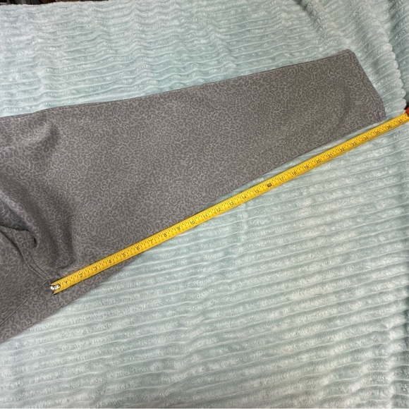 Democracy Ab solution 22WP Gray subtle animal print jeans - Picture 9 of 11